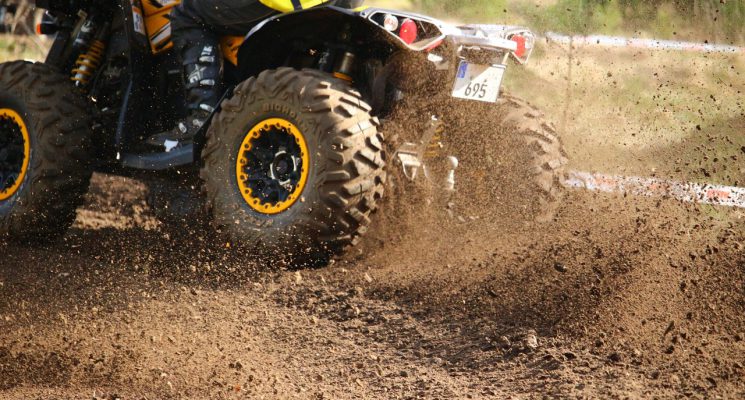 Helmpflicht und Straßenzulassung für Quads